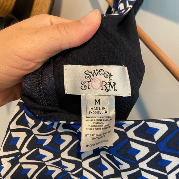 Chevron Blue/White/Black Maxi Dress (M) - Picture 3 of 3